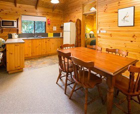 Mt Glorious Getaway Cottages And Conference Centre - New South Wales Tourism  1
