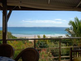 Claytons On Cylinder Beach Front Apartments - New South Wales Tourism  0
