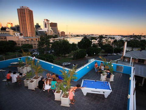 Chill Backpackers - New South Wales Tourism  0