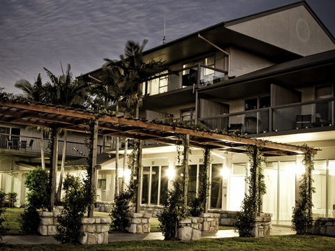 Mercure Clear Mountain Lodge Spa And Vineyard - New South Wales Tourism  2