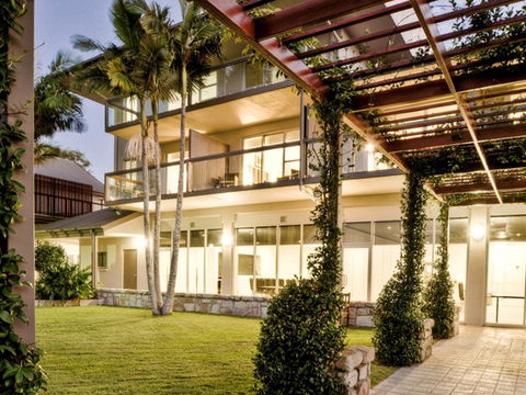 Mercure Clear Mountain Lodge Spa And Vineyard - New South Wales Tourism  1