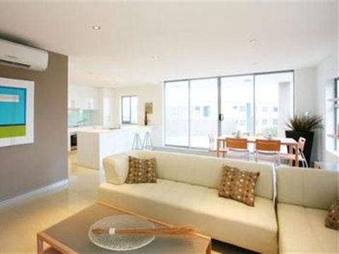 Redvue Luxury Apartments - New South Wales Tourism  0