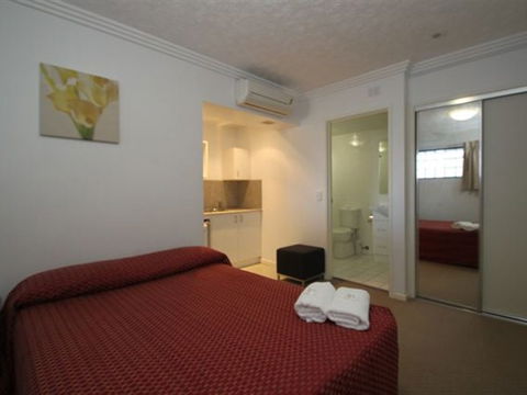 Southern Cross Motel And Serviced Apartments - New South Wales Tourism  0
