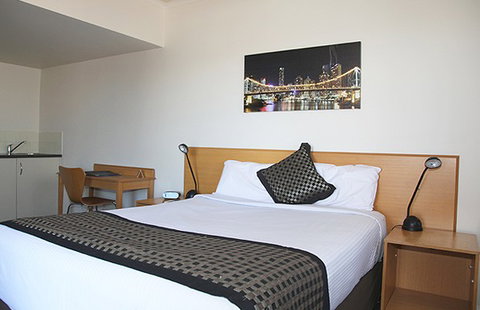 Central Brunswick Apartment Hotel - New South Wales Tourism  5