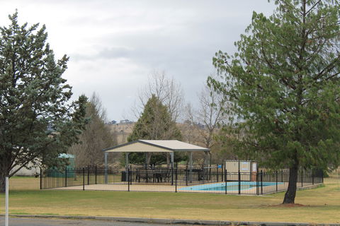 Armidale Acres Motor Inn - New South Wales Tourism  1
