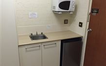 Hamilton's Townhouse Motel - Queanbeyan - New South Wales Tourism  2