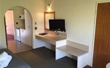 Hamilton's Townhouse Motel - Queanbeyan - New South Wales Tourism  5