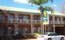 Hamiltons Henry Parkes Motor Inn - New South Wales Tourism  0