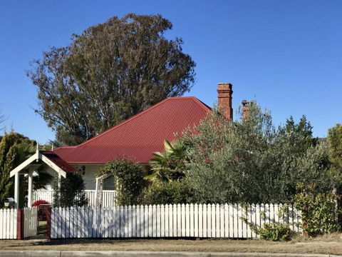 Tenterfield Cottage - New South Wales Tourism  8