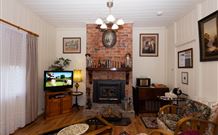 Tenterfield Cottage - New South Wales Tourism  1