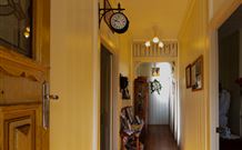Tenterfield Cottage - New South Wales Tourism  6