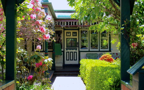 Glenella Blue Mountains - New South Wales Tourism  0