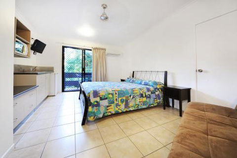 Airlie Beach Motor Lodge - New South Wales Tourism  30