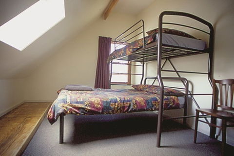 Blue Mountains - Hawkesbury Heights YHA - New South Wales Tourism  2