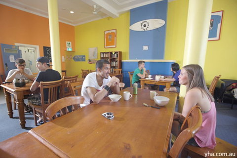 Bondi Beachouse YHA Sydney - New South Wales Tourism  4