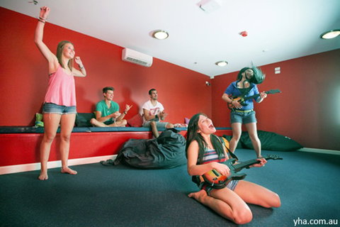 Bondi Beachouse YHA Sydney - New South Wales Tourism  3