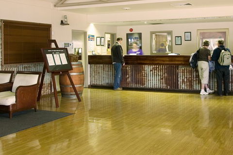 Ayers Rock - Outback Pioneer Lodge - New South Wales Tourism  3