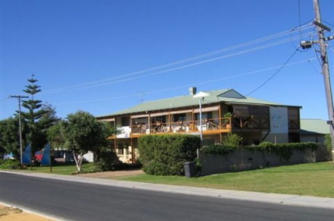 Lancelin YHA - New South Wales Tourism  3