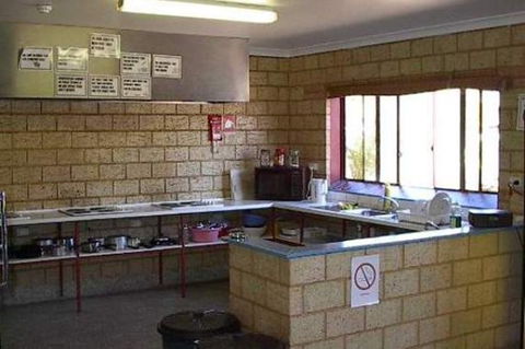 Kalgoorlie YHA - New South Wales Tourism  4