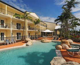 Cairns Queenslander Hotel And Apartments - New South Wales Tourism  0