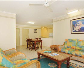 Cairns Queenslander Hotel And Apartments - New South Wales Tourism  1