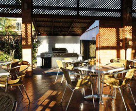Lees Hotel Motel - New South Wales Tourism  2