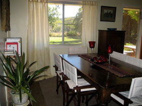Flag Springs Bush Retreat - New South Wales Tourism  0