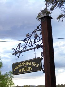 Hope Cottage Country Retreat At Assmanshausen Winery - New South Wales Tourism  3