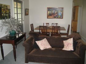 Hope Cottage Country Retreat At Assmanshausen Winery - New South Wales Tourism  1