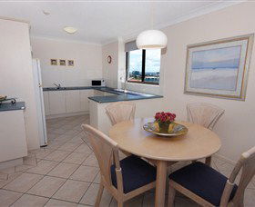 Elouera Tower Beachfront Resort - New South Wales Tourism  1