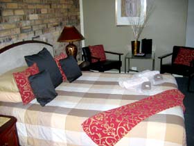 Centre Point Mid-City Motor Inn - New South Wales Tourism  0