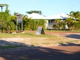 Gee-Dees Family Cabins - New South Wales Tourism  1