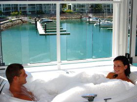 Beachside Magnetic Harbour Apartments - New South Wales Tourism  1