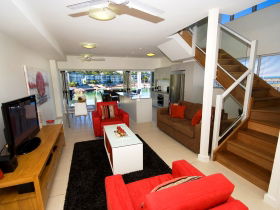 Beachside Magnetic Harbour Apartments - New South Wales Tourism  2