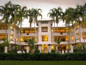 Mandalay Luxury Beachfront Apartments - New South Wales Tourism  0