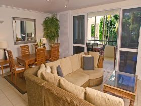 Mandalay Luxury Beachfront Apartments - New South Wales Tourism  1