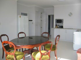 Olas Holiday House - New South Wales Tourism  2