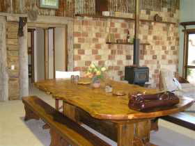 The Hollow Log Country Retreat - New South Wales Tourism  1