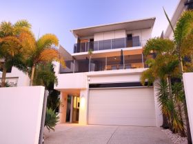 Alex Beach House - New South Wales Tourism  0
