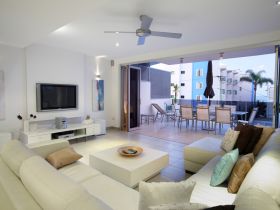 Alex Beach House - New South Wales Tourism  3