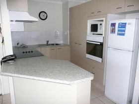 Pelican Cove Apartments - New South Wales Tourism  3