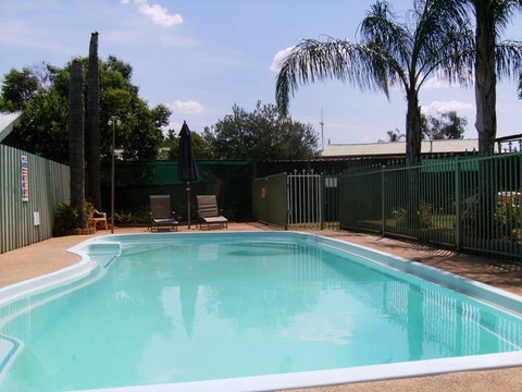 Parkes Overnighter Caravan Park - New South Wales Tourism  0