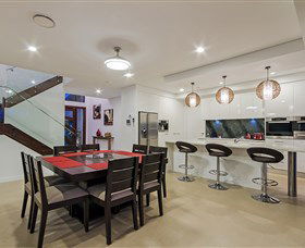 Pasadena Point At Vogue Holiday Homes - New South Wales Tourism  2