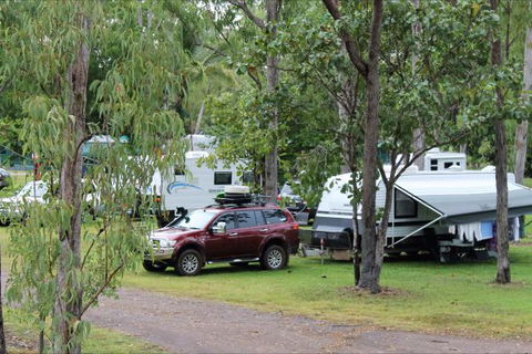 Corroboree Park Tavern - New South Wales Tourism  5