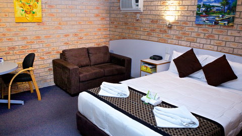 BEST WESTERN Kennedy Drive Motel - New South Wales Tourism  6