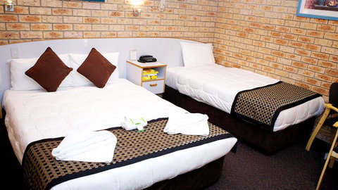BEST WESTERN Kennedy Drive Motel - New South Wales Tourism  9