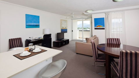 BEST WESTERN PLUS Cairns Central Apartments - New South Wales Tourism  2