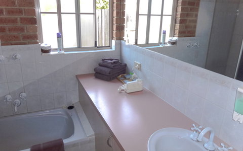 BEST WESTERN Colonial Motor Inn - New South Wales Tourism  7