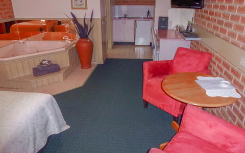 BEST WESTERN Colonial Motor Inn - New South Wales Tourism  13