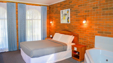 BEST WESTERN Cathedral Motor Inn - New South Wales Tourism  2